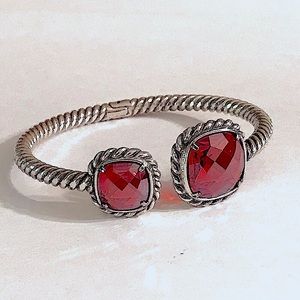 Bracelet with orange stones